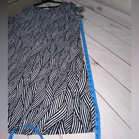 Terra & Sky Swing Dress Size 1X (16W–18W)
Dark Navy & White Office School Church - Picture 8 of 8